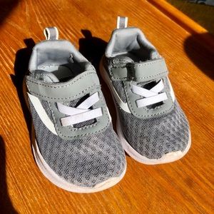 Wonder Nation Kids Sneakers Size 4